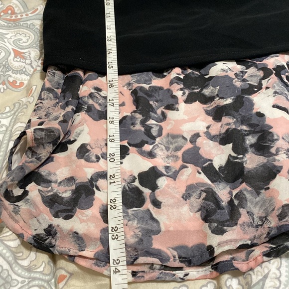 Bailey44 Betz Poppy Black and Abstract Floral Layered Look Top XS - Picture 6 of 6